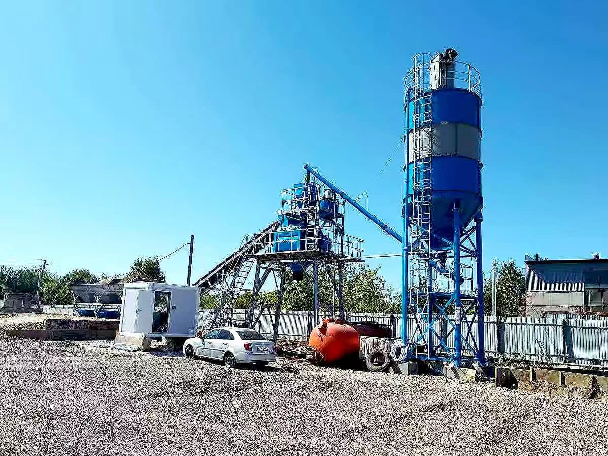 TIANYU direct-feed plant with a blue cement silo, screw conveyor, and site control office