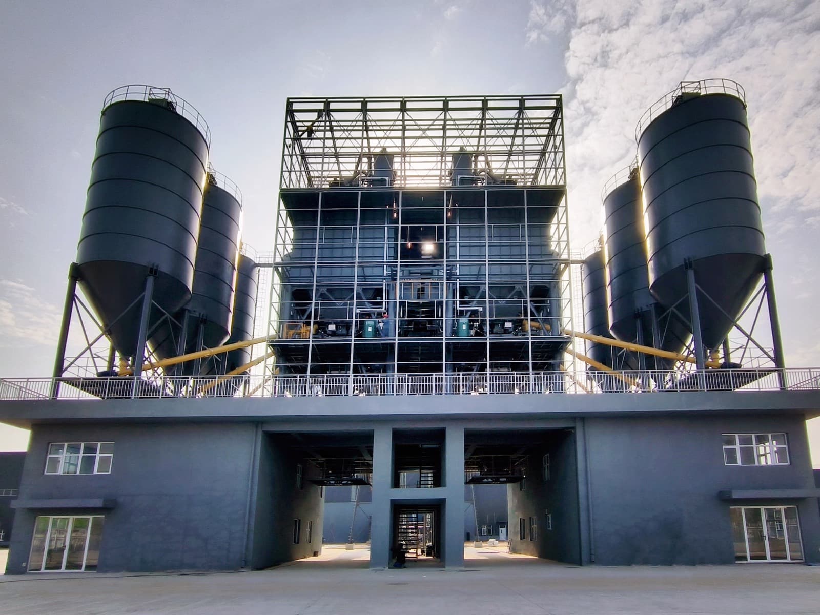 TIANYU fully enclosed environmentally-friendly concrete batching plant